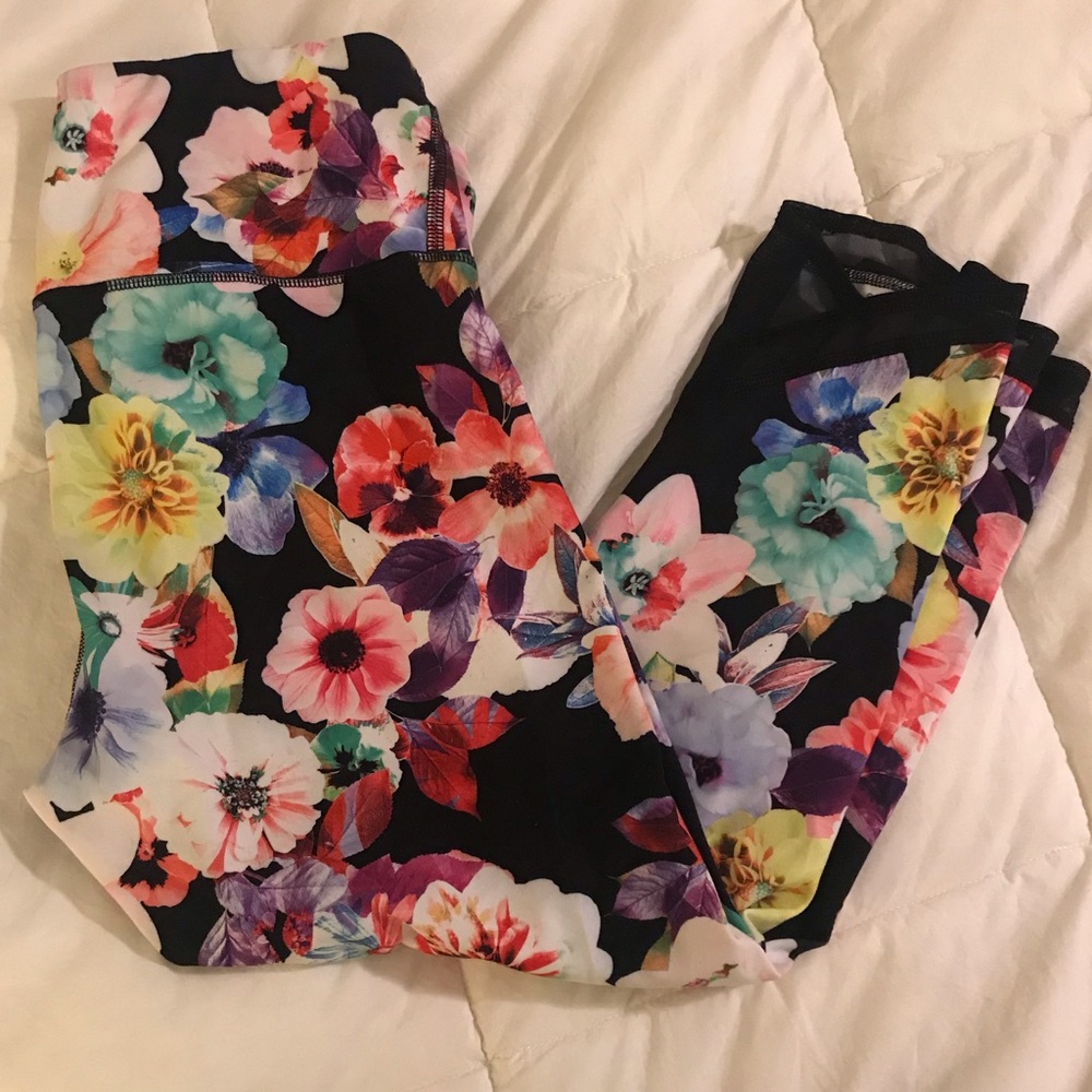 Old Navy Active Womens Capri Floral - Large